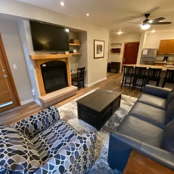 Ski-In/Ski-Out Zephyr 1 Bedroom Condo Winter Park, hotel v destinaci Winter Park