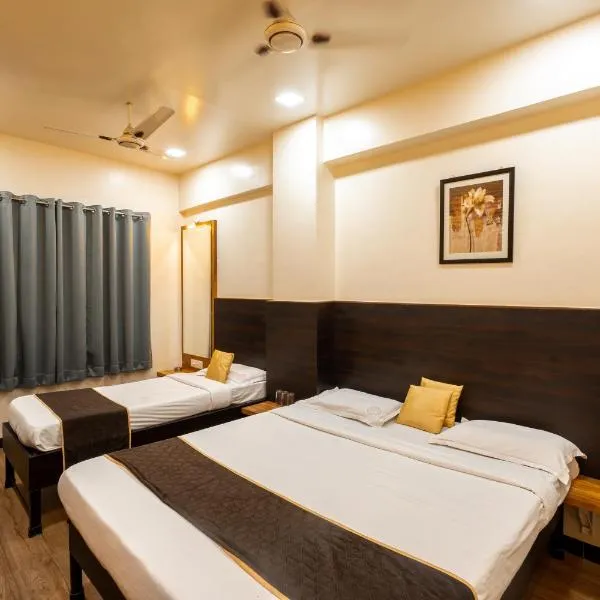 Hotel Ellora Park, hotell i Khed