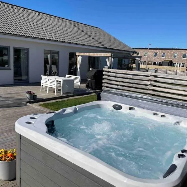 New luxurious Villa in Helsingborg close to the City, hotell i Mörarp