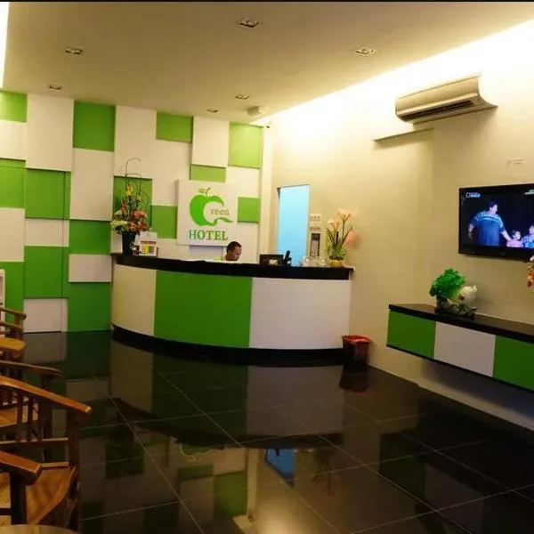 Asia Green Hotel, hotel in Kampong Parit Baharu
