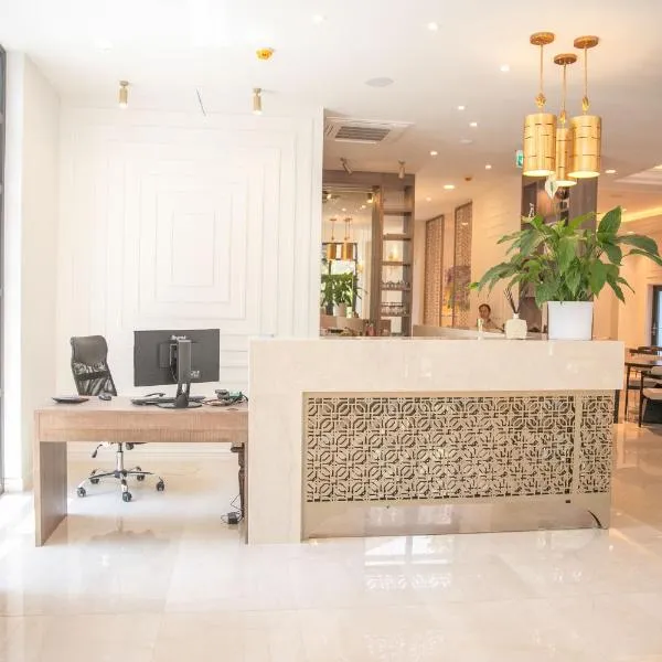 Cosmopolita Boutique Hotel、ティミショアラのホテル