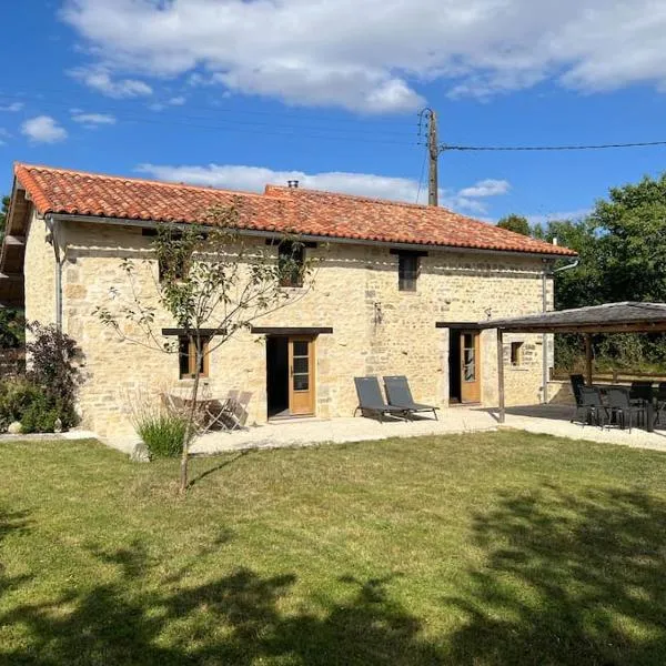 Gîte de charme pour 2-3 pers., hotel v destinácii Champagne-Mouton