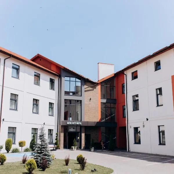 Arta City Hotel, hotel in Shklo