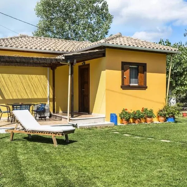 Garden House Lefkada، فندق في ليغيا