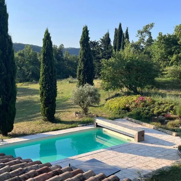 Maison privée style provençal, hotel v destinaci Grane