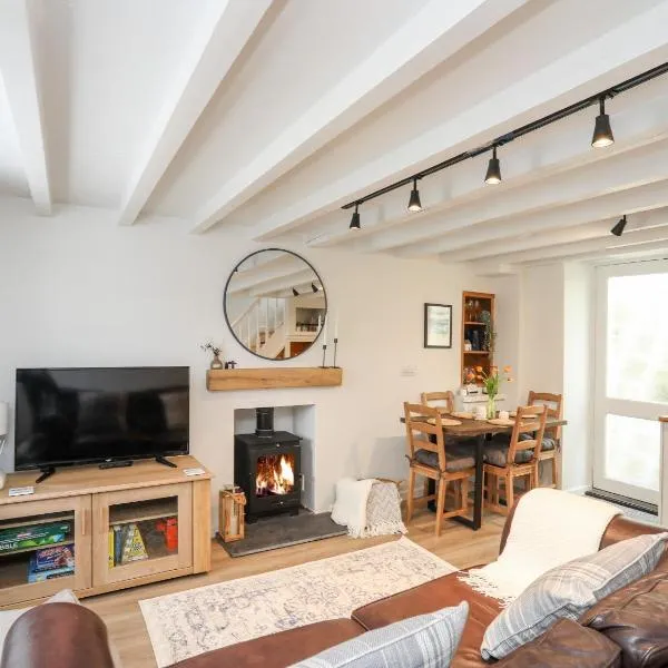 Bwthyn Lili Lily Cottage, Hotel in Cemaes Bay