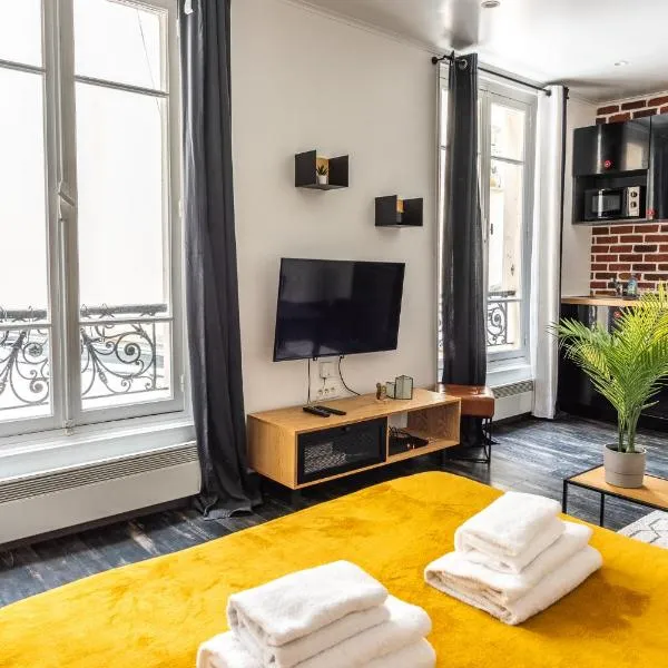 Design Studio near metro and Eiffel Tower