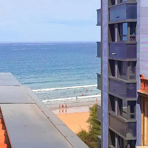 Ático con terraza en playa de San Lorenzo, hotel in Gijón
