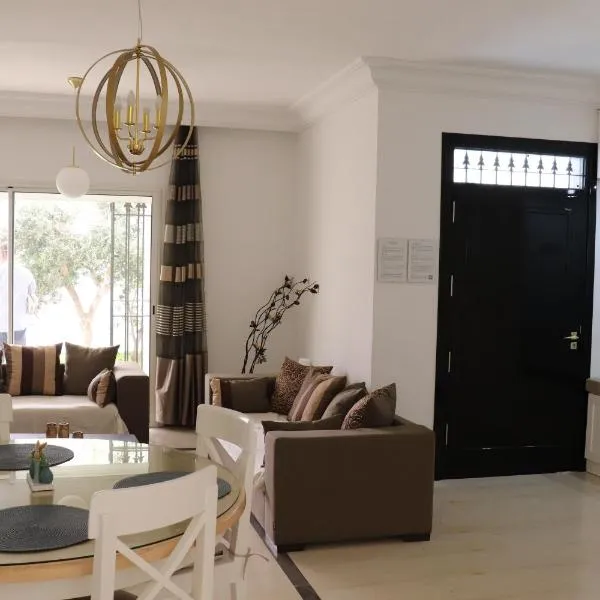 Luxury house directly on the beach, hotel in Bizerte