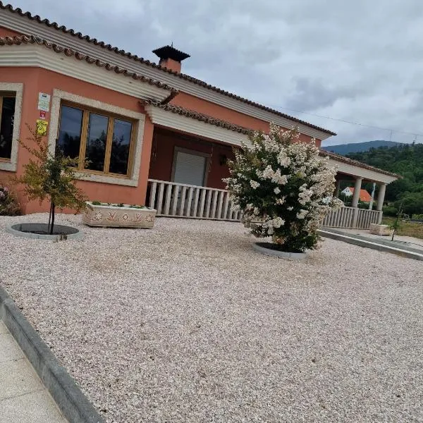 Recanto da Serra - Alojamento Local, hotel v destinaci Lousã