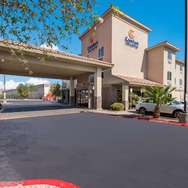 Comfort Inn & Suites Las Vegas - Nellis, hotel in North Las Vegas