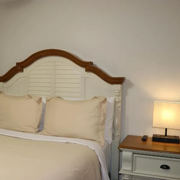 Hidden Ruby-Apartment with Kitchen and Laundry, hotel in Lakeland
