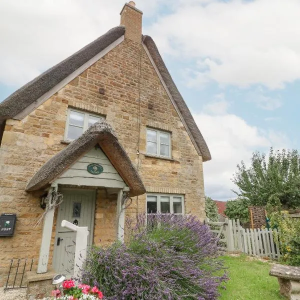 Honeysuckle Cottage Brailes, hotel in Sutton under Brailes