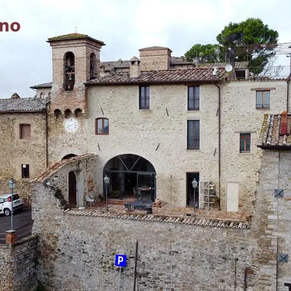 Maison Rosina con ampia vista in borgo del 1400, hotel v destinaci Marsciano