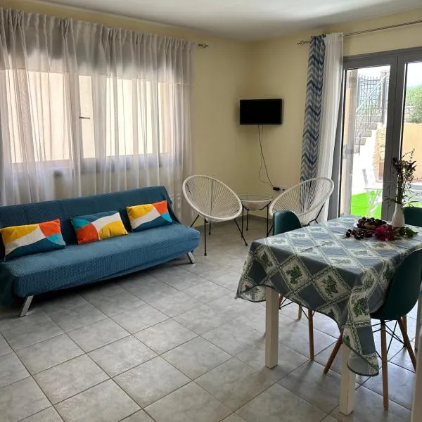 LOTUS STUDIO APARTMENT NORTH, hotel v destinaci Lixouri