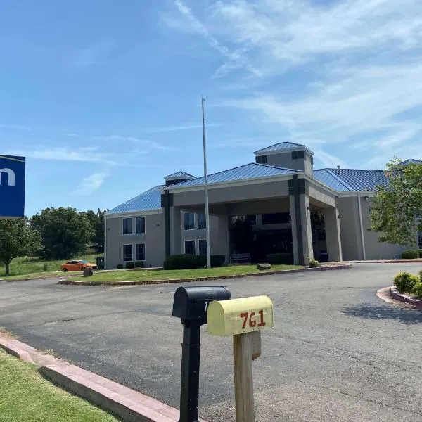 Days Inn & Suites by Wyndham Tahlequah, hotel v destinaci Tahlequah