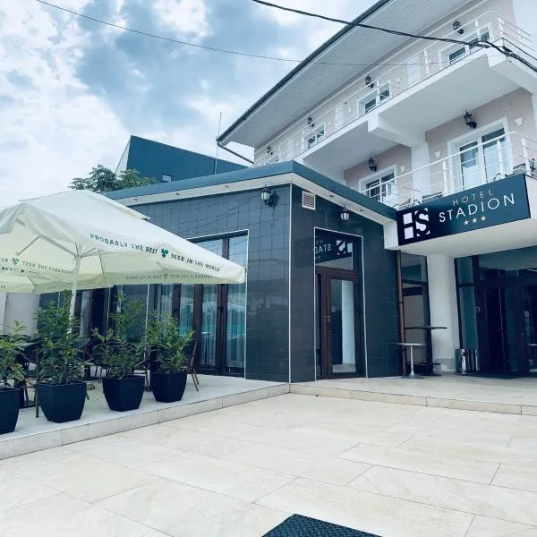 Hotel Stadion, khách sạn ở Borş