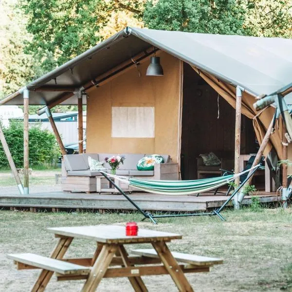 Glamping Holten luxe safaritent 2，霍爾騰的飯店