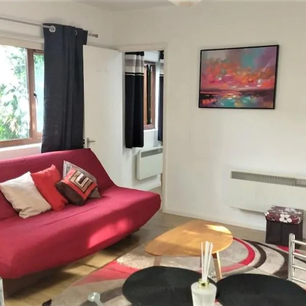 Modern Spacious Detached Cottage in Cambridge, hotel v destinaci Cherry Hinton