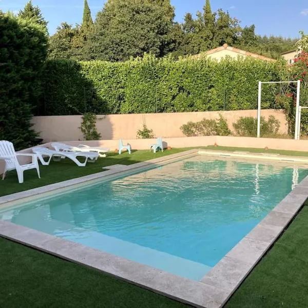 Appartement, hotel v destinaci Montélimar