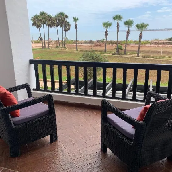 Luxury Seafront Villa with Ocean View, pools, and Private Gardens, hotel v destinaci Casablanca