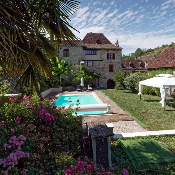 La source du Touron, hotel v destinaci Fons