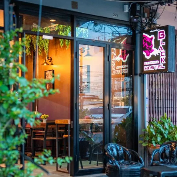 Black Panther Hostel, khách sạn ở Phuket