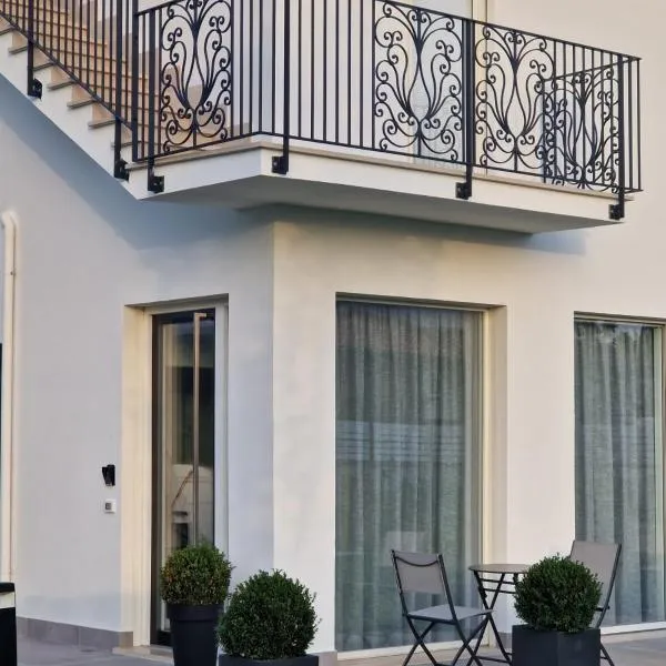 Elios Badino B&B, hotel a Terracina