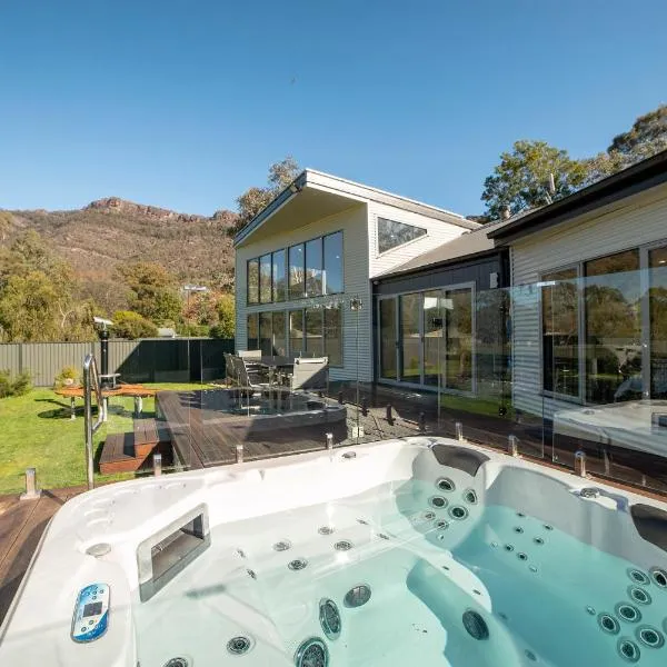 Heath House Luxury Halls Gap Accommodation, hotel di Halls Gap