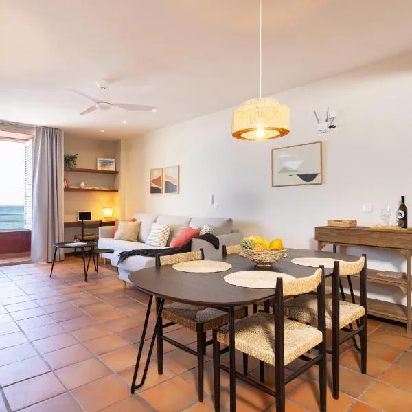 Spectacular Beachfront Loft-Style CASA CORINA II, hotel in El Médano