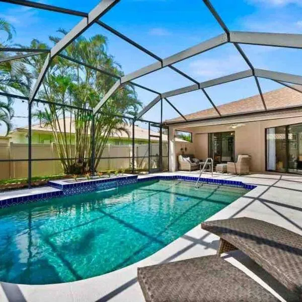 Cozy 3BR Gulf Coast house with heated pool, hotel v destinaci Englewood