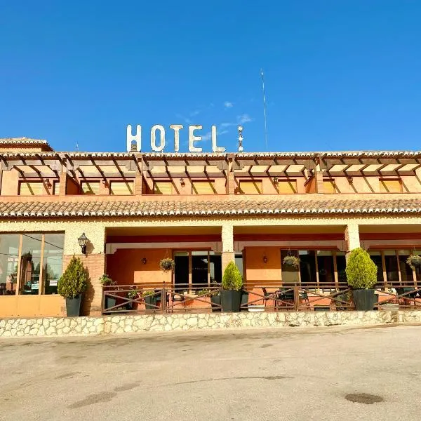 Hotel Restaurante Los Caños de la Alcaiceria – hotel w mieście Alhama de Granada