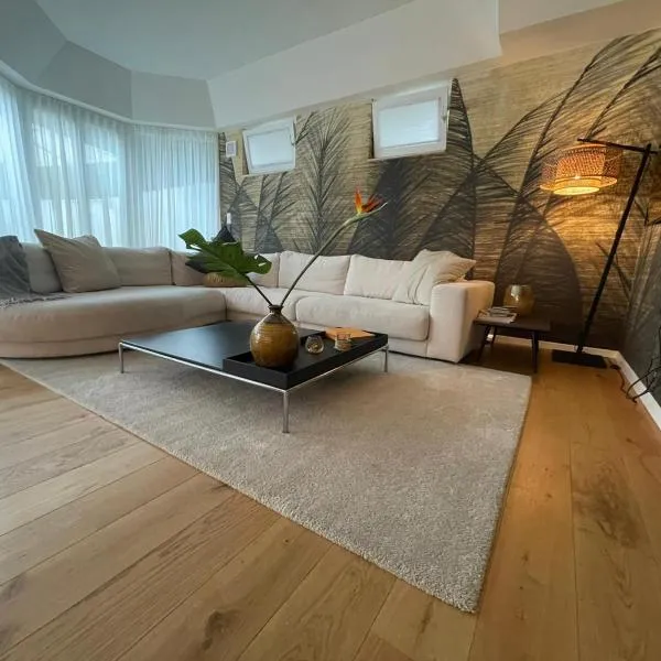 Luxuriöses Loft mit großer Sonnenterrasse & Sauna, hotel em Munique