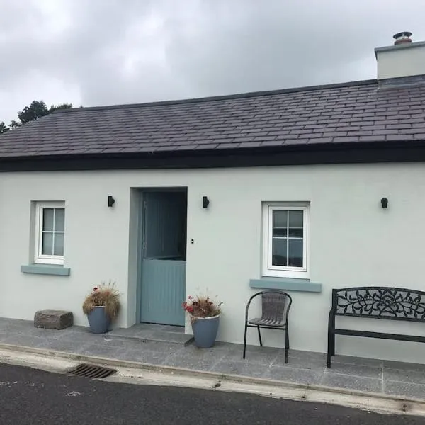 3 Quay Cottage Killala. Luxury Sea-Front Cottage, hotel v destinaci Killala