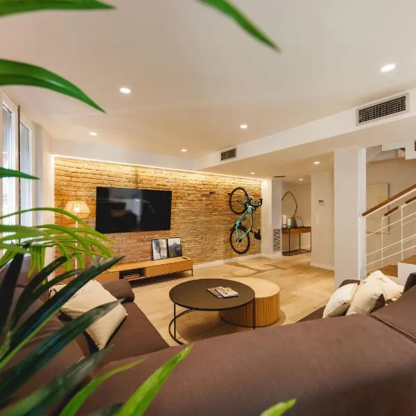 Bravissimo Cort Reial Duplex, Spacious with 3 bedrooms, hotel en Girona