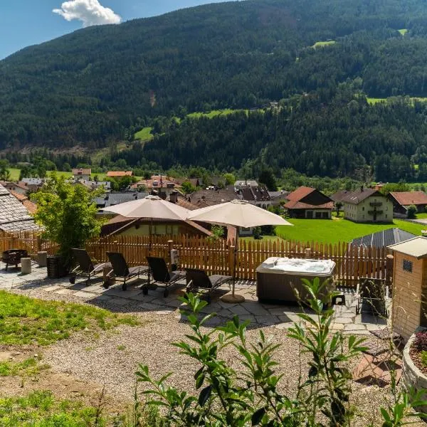 Apartments, Guest House & historic Chalet Neuhaus, hotel v destinaci San Sigismondo