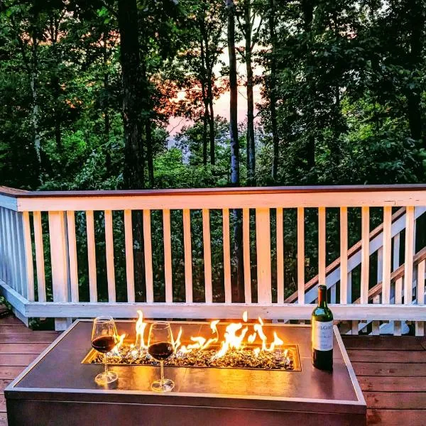 Mountain Getaway - 7 beds, 2 King - Large Common Area, hotel in Harpers Ferry