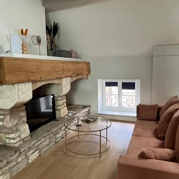 Clos Théodore - Appartement climatisé avec sauna, petite terrasse et mezzanine, hotel di Givry