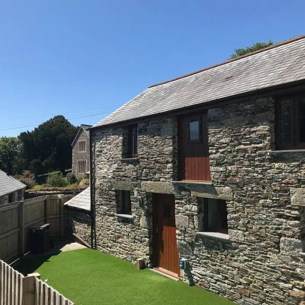 Hendra Retreat Piglets Cottage North Cornwall, hotel u gradu Kamelford