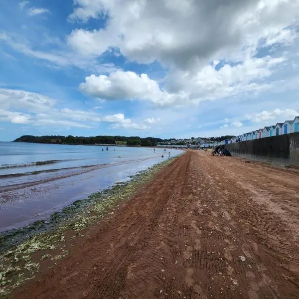 Seaspot is a 1 bed annex ground floor apartment at stunning Broadsands Beach nr Brixham!、Churston Ferrersのホテル