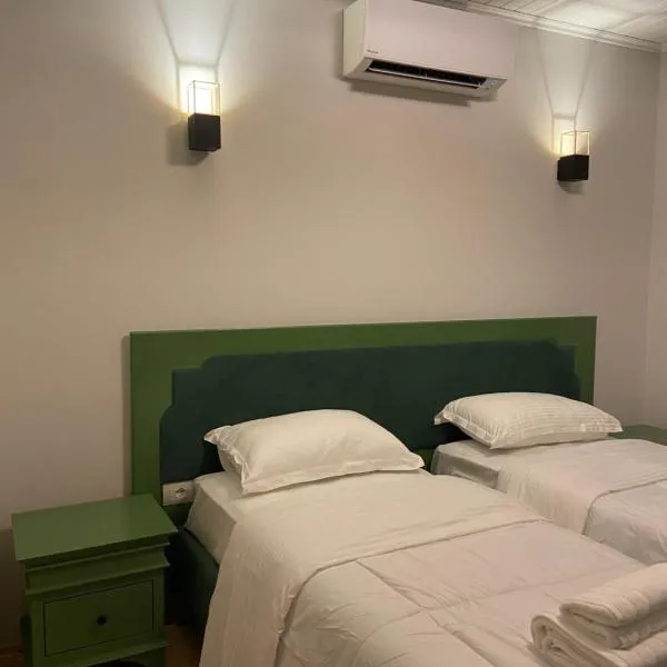 “Sarajet” Bed&Breakfast, hotel in Këlcyrë