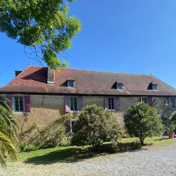 Maison D'hôtes-Maison Castaings, hotel v destinaci Lucq-de-Béarn