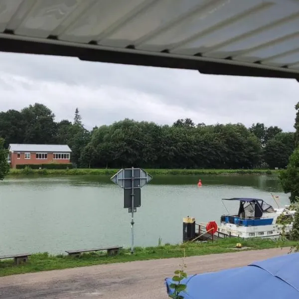 회어슈텔에 위치한 호텔 Ferienhaus Hafen 17