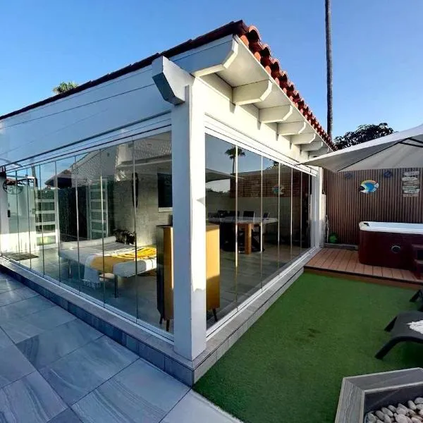 Chalet Afrika con Jacuzzi, hotel v destinaci Maspalomas
