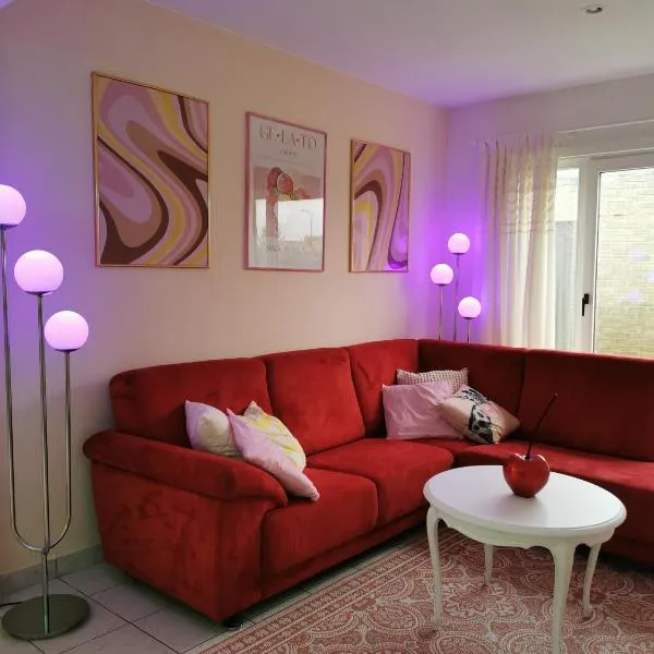 Izzy's Rainbow House, hotel in De Haan