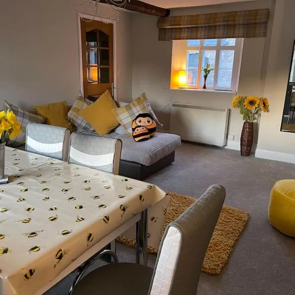 Yew Tree Cottage, 3 bedroom, 4 Church Row Defynnog、Devynockのホテル
