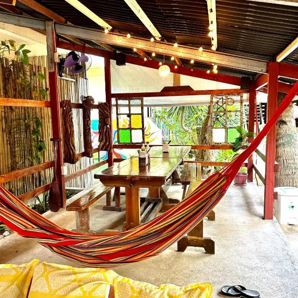 Lazy Dog Bed & Breakfast, hotel di Boracay