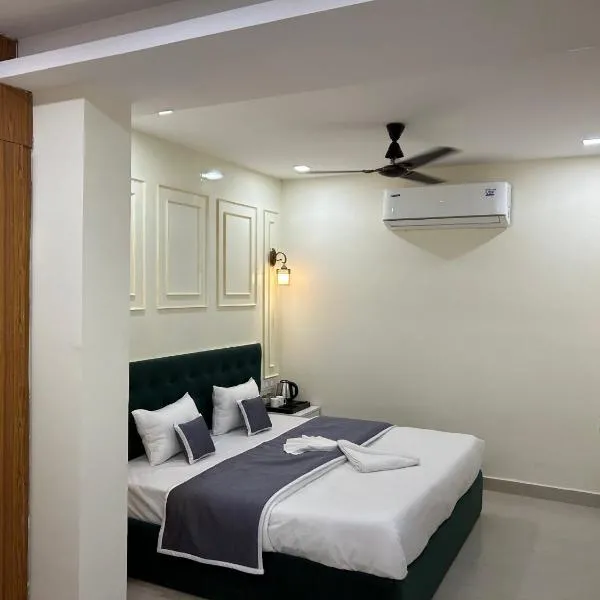 Hotel Cosmopolitan Rooms & Banquet photo 2