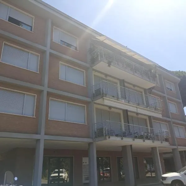 Lido di Camaiore Apartment 200 mt from the sea with balcony and elevator, ξενοδοχείο σε Camaiore