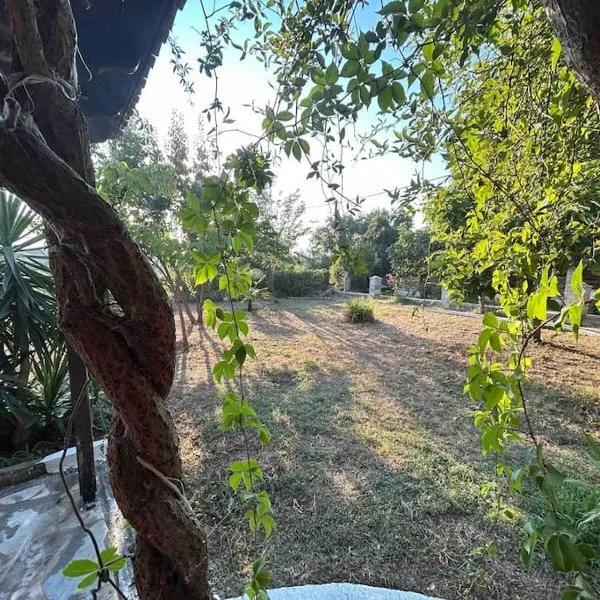 YourLittleMiracle-PanoramicView+FirePit+Garden+BBQ, hotel v destinaci Argalastí